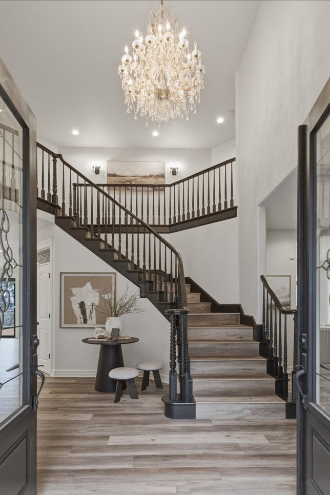 Porch staging and outdoor living room design | Luxury home staging and holiday décor services in Salem, Oregon | The Textured Home
