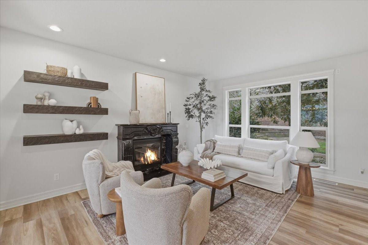 Living room and family room design | Luxury home staging and holiday décor services in Salem, Oregon | The Textured Home