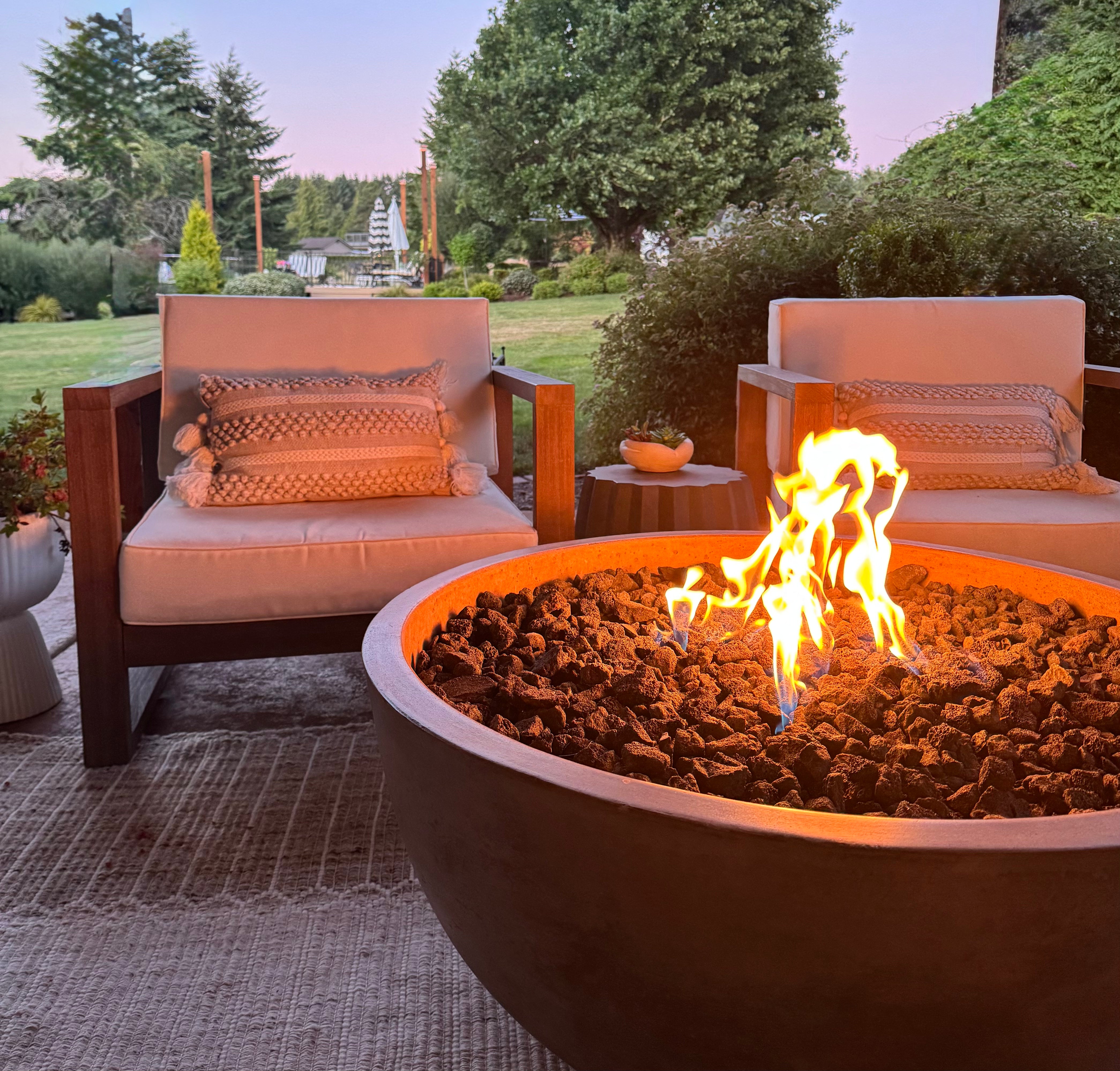 Porch staging and outdoor living room design | Luxury home staging and holiday décor services in Salem, Oregon | The Textured Home