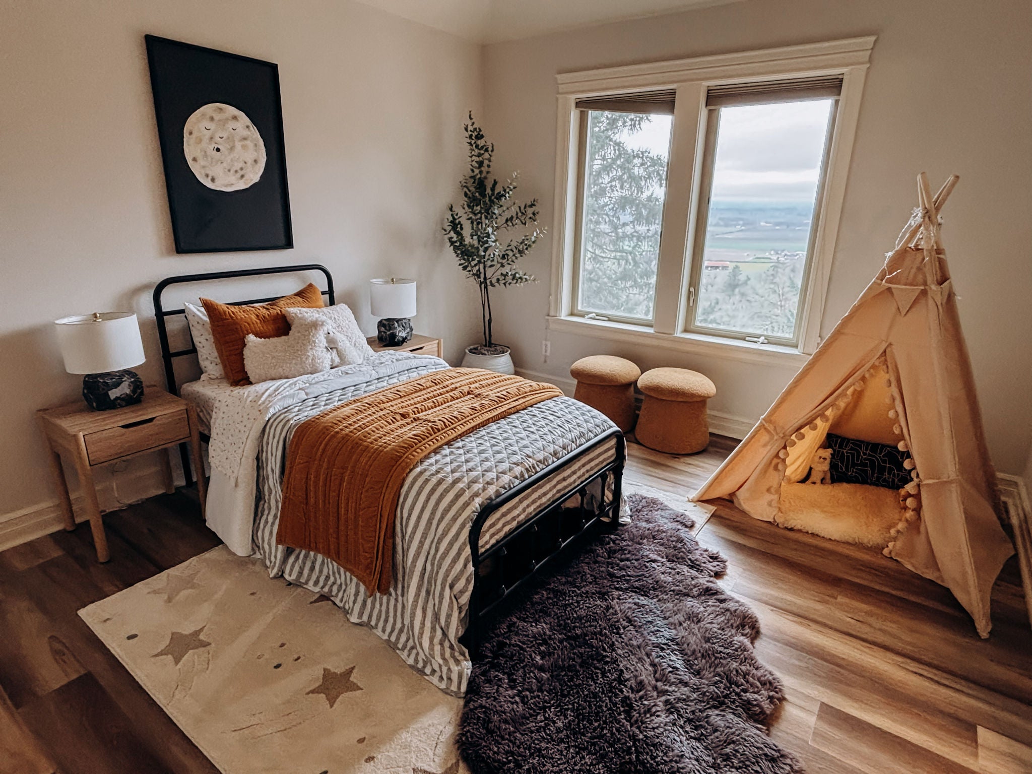 Bedroom staging and interior design | Luxury home staging and holiday décor services in Salem, Oregon | The Textured Home