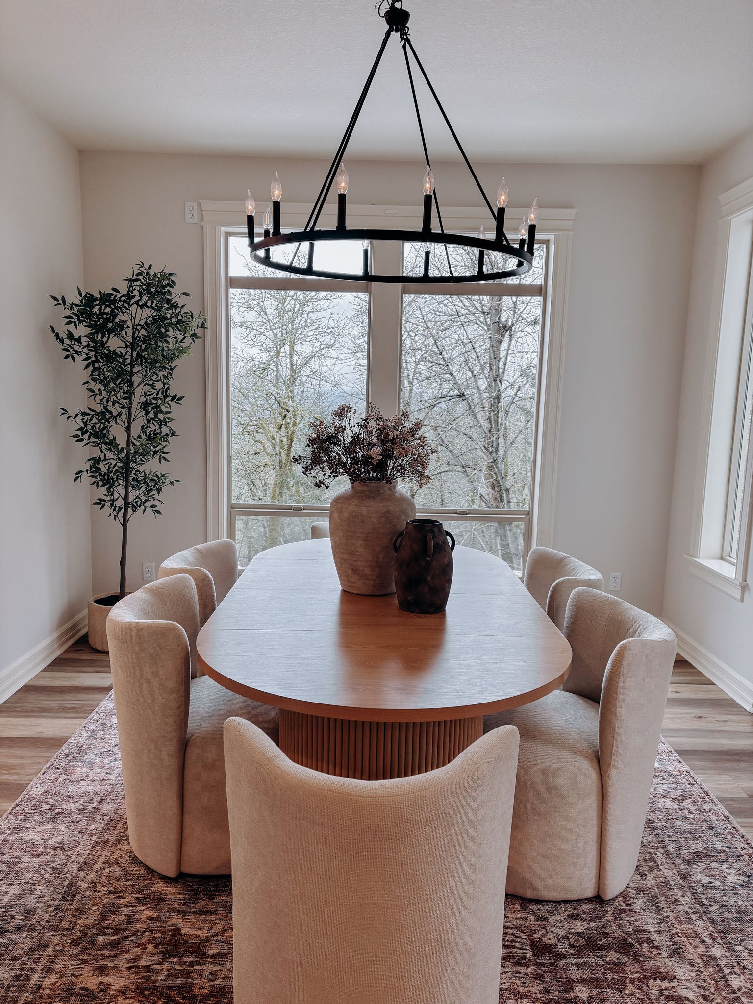 Dining room staging and interior design | Luxury home staging and holiday décor services in Salem, Oregon | The Textured Home