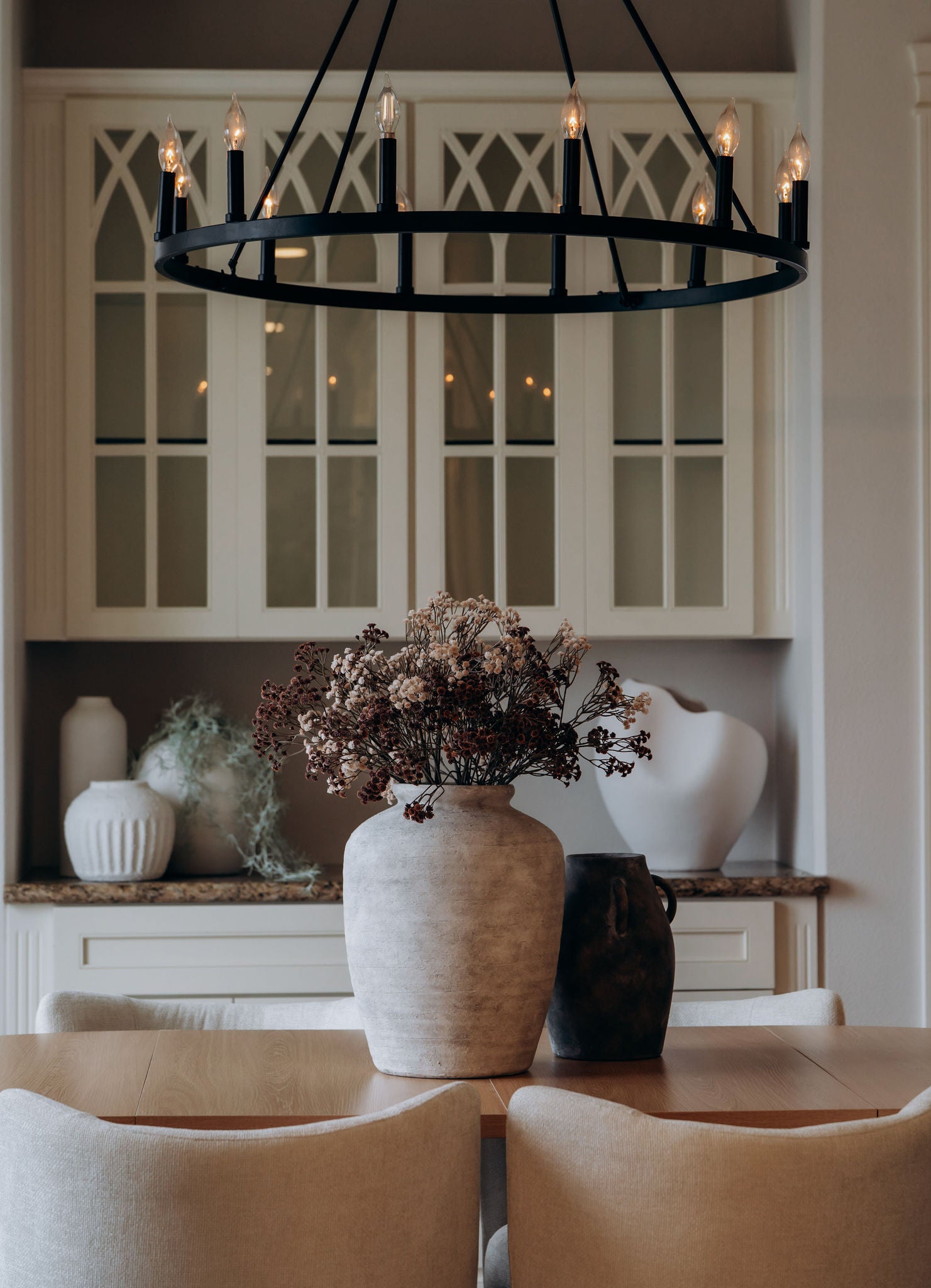 Dining room staging and interior design | Luxury home staging and holiday décor services in Salem, Oregon | The Textured Home